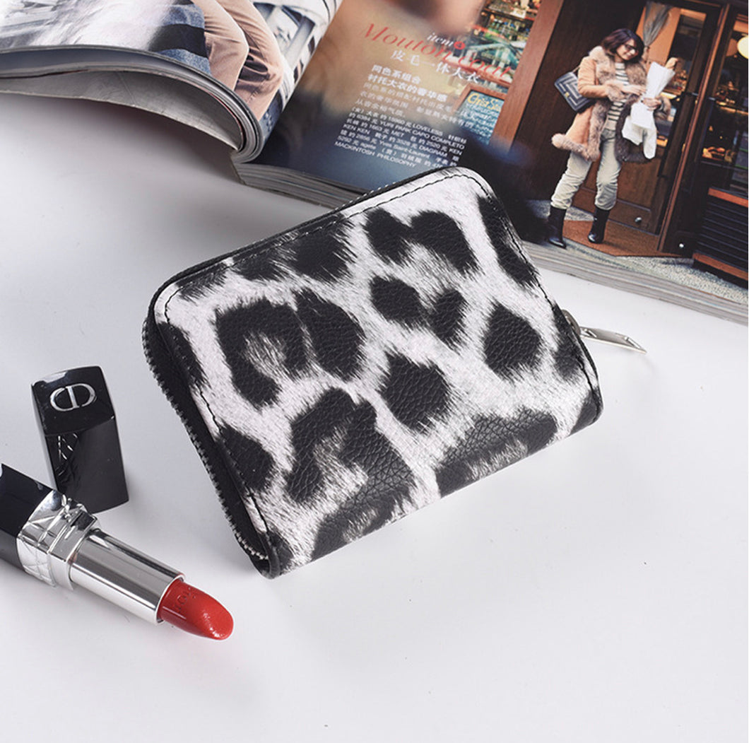 B&W Small Leopard Wallet