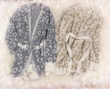 Load image into Gallery viewer, Sherpa Robe
